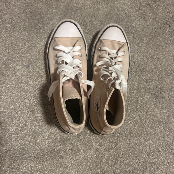 light pink converse - Picture 1 of 3